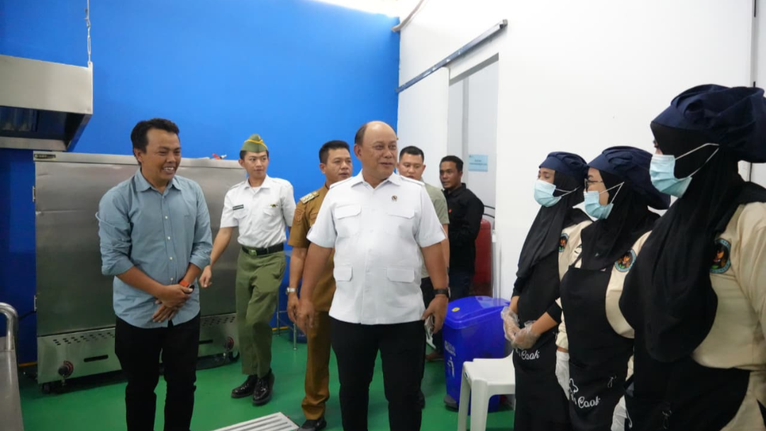 Dorong Ekonomi Rakyat melalui MBG, Kepala BGN Kota Bengkulu Pantau SPPG di Bandung