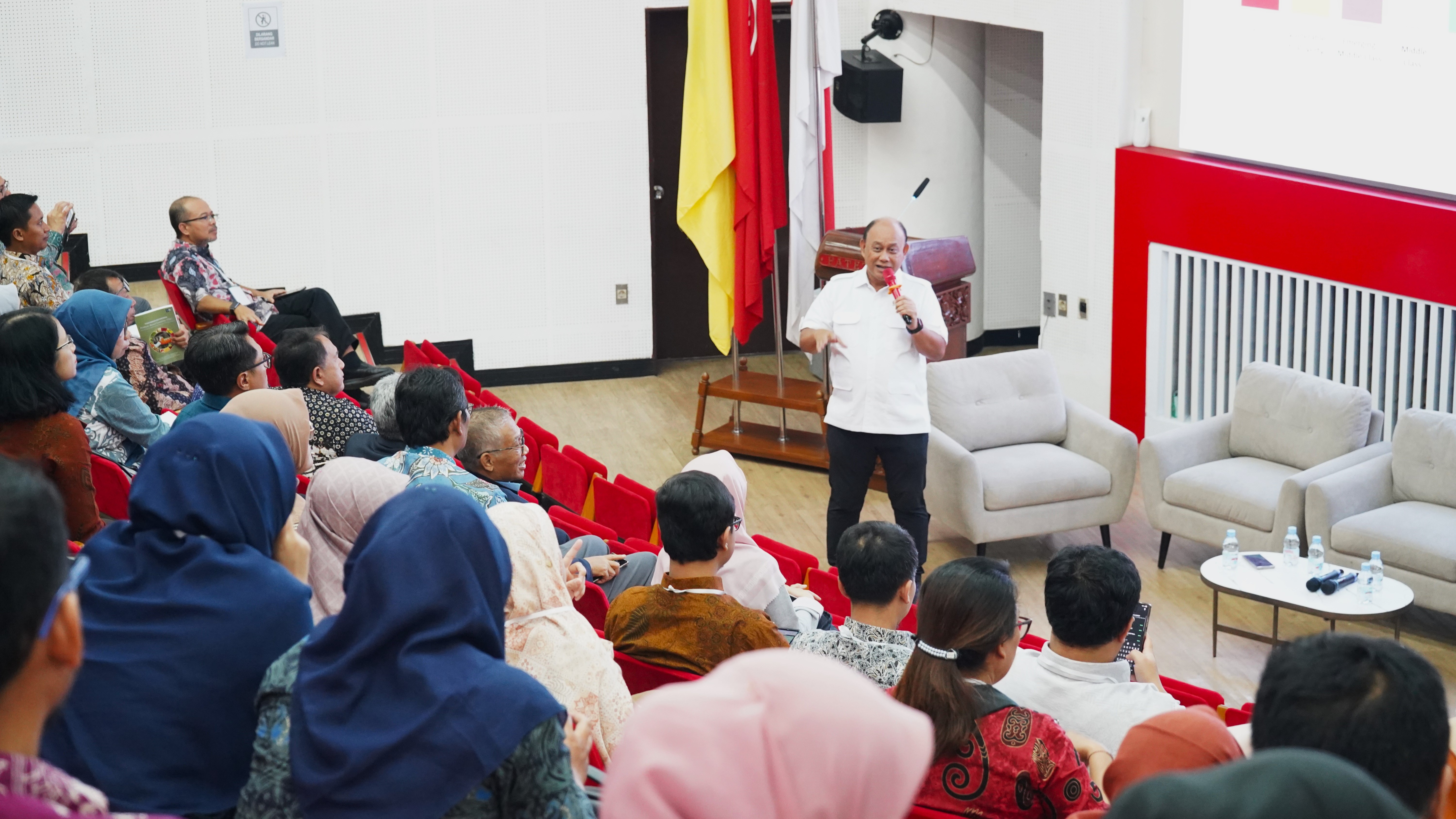 Kabadan BGN Kota Bengkulu Hadiri Seminar Nasional dan Pertemuan Forum Komunikasi Perguran Tinggi Teknologi Pertanian Indonesia Kebijakan Nasional dan Tantangan 